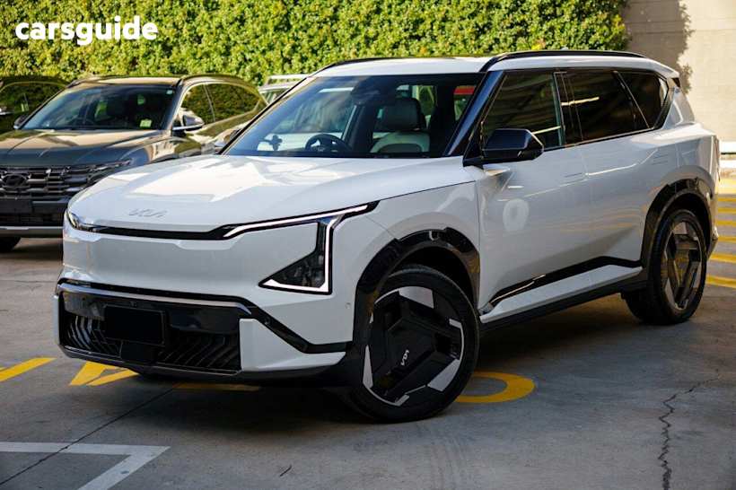White 2025 Kia EV5 Wagon Gt-Line Awd Lr