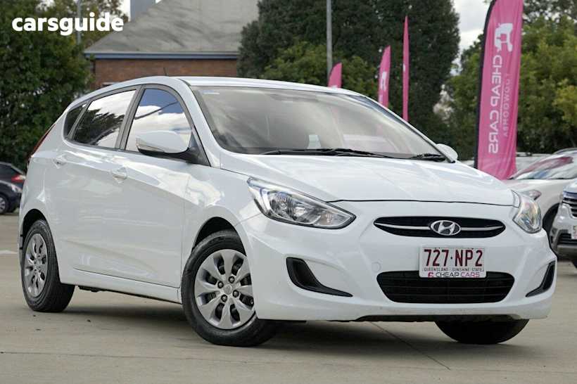 White 2016 Hyundai Accent Hatchback Active