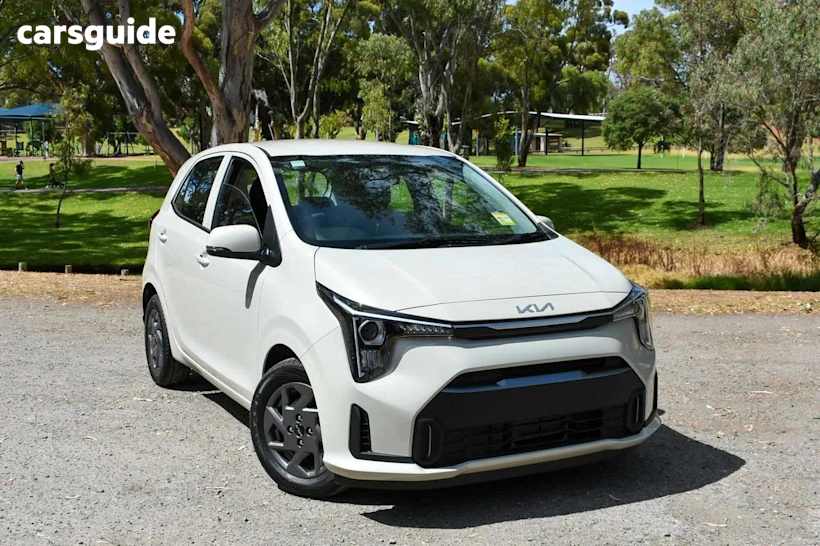 Beige 2025 Kia Picanto Hatchback Sport (Pe2)