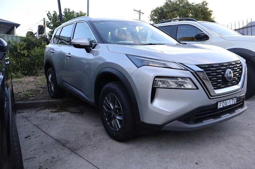 Silver 2024 Nissan X-Trail Wagon St (4Wd)