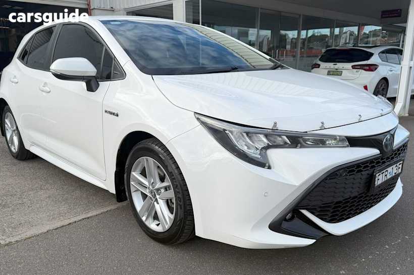 White 2020 Toyota Corolla Hatchback Sx (Hybrid)