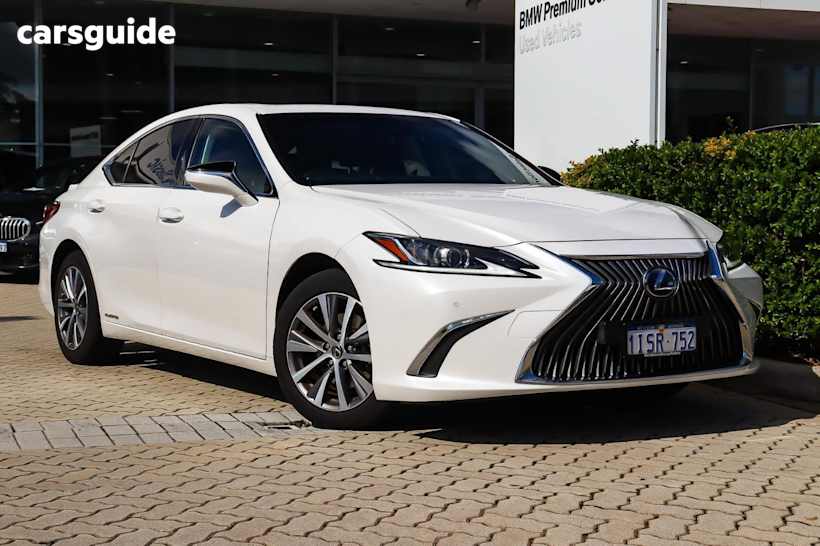 White 2020 Lexus ES Sedan ES300H LUXURY F