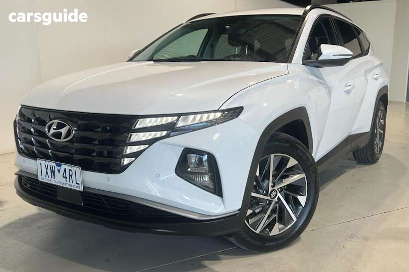 White 2023 Hyundai Tucson SUV ELITE 4X4