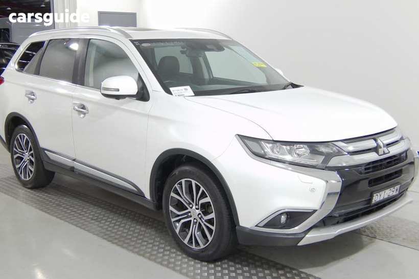 White 2018 Mitsubishi Outlander Wagon Exceed 7 Seat (Awd)