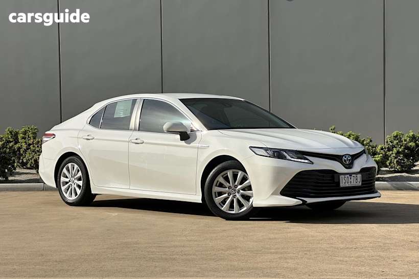 White 2020 Toyota Camry Sedan ASCENT F