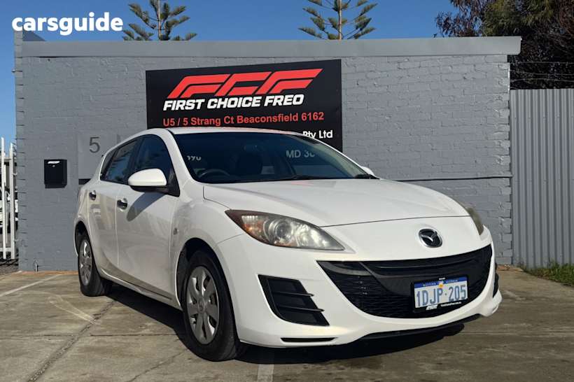 White 2010 Mazda 3 Hatchback Neo