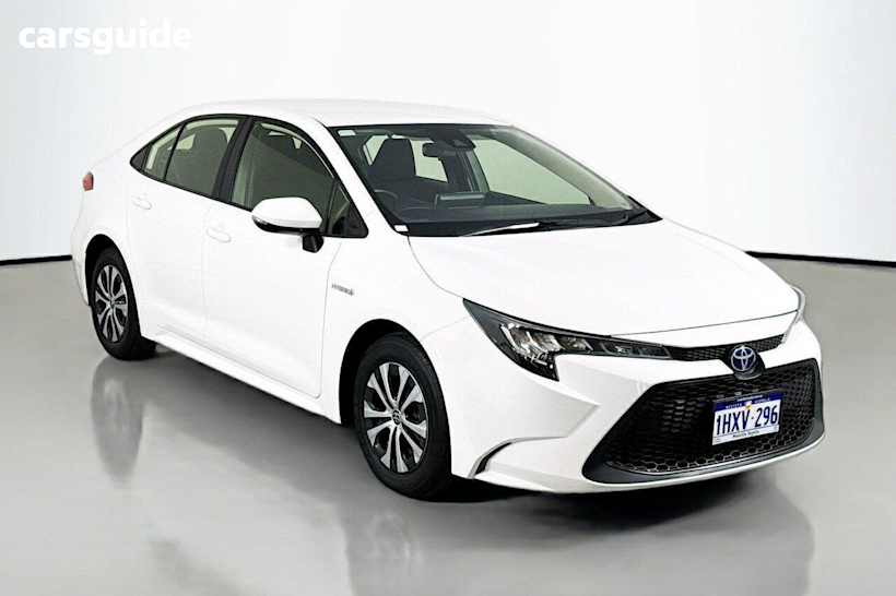 White 2020 Toyota Corolla Sedan ASCENT SPORT HYBRID F