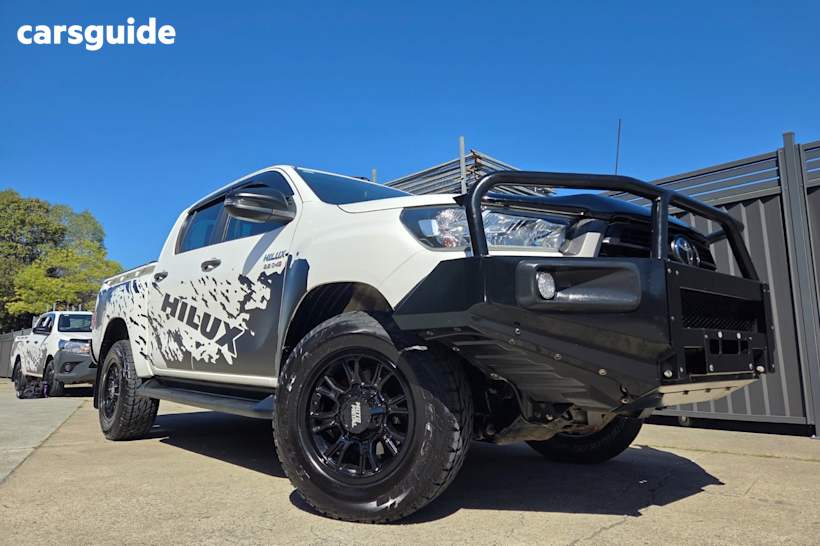 White 2021 Toyota Hilux Double Cab Chassis Sr (4X4)