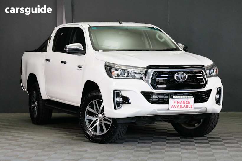 White 2018 Toyota Hilux Double Cab Pick Up Sr5 (4X4)