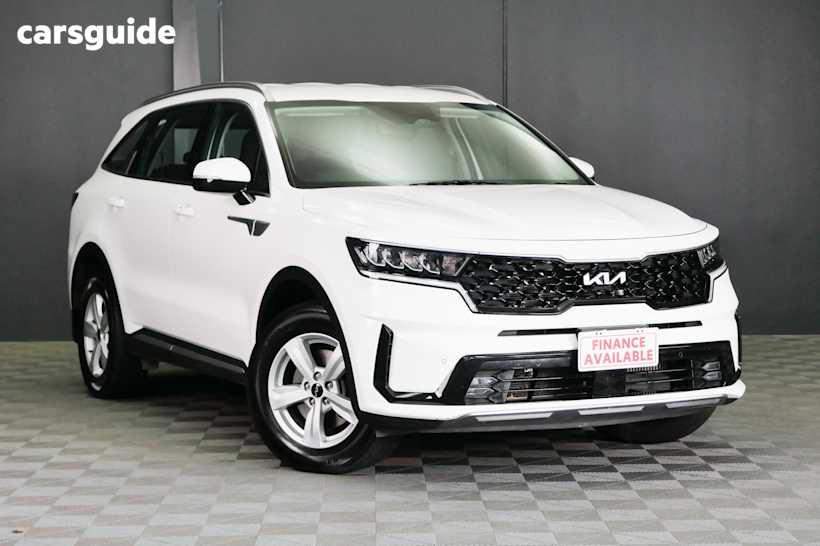 White 2023 Kia Sorento Wagon S 7 Seat