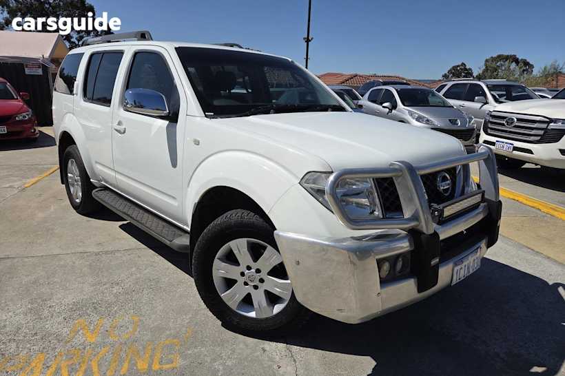 White 2006 Nissan Pathfinder Wagon St-L (4X4)