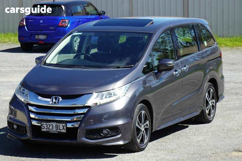 Grey 2016 Honda Odyssey Commercial VTI-L