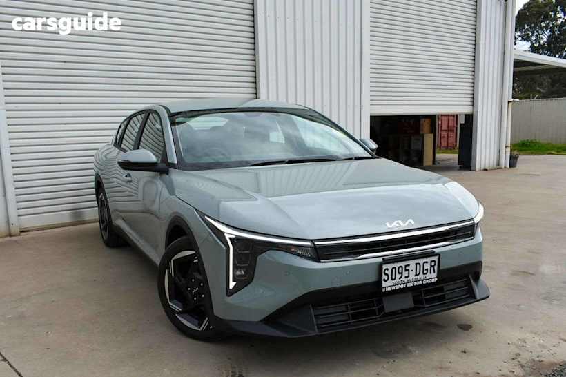 Green 2024 Kia K4 Sedan Sport+