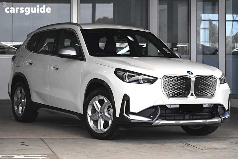 White 2024 BMW IX1 SUV EDRIVE20 XLINE F