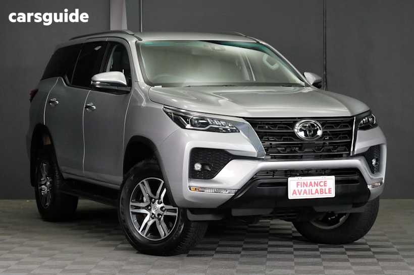 Silver 2025 Toyota Fortuner Wagon Gxl