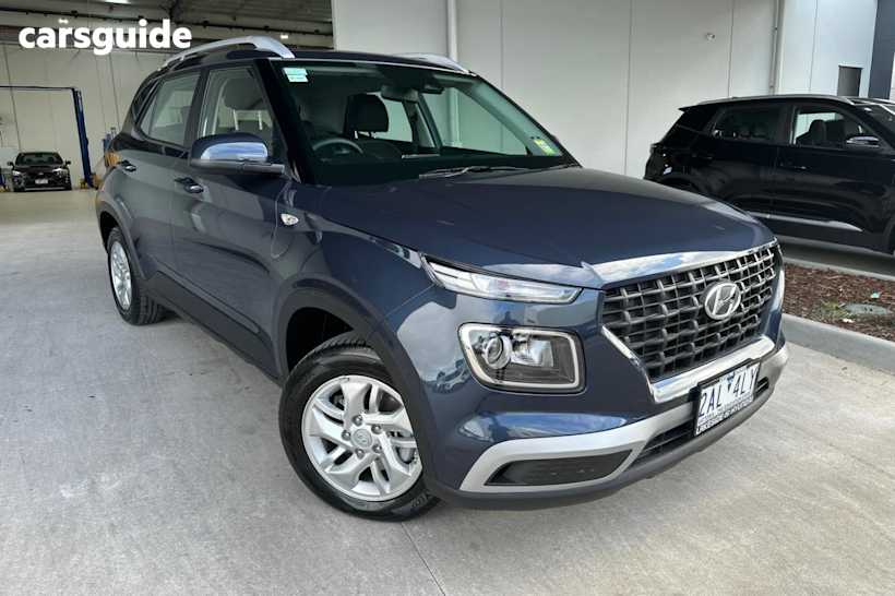 Blue 2024 Hyundai Venue SUV F