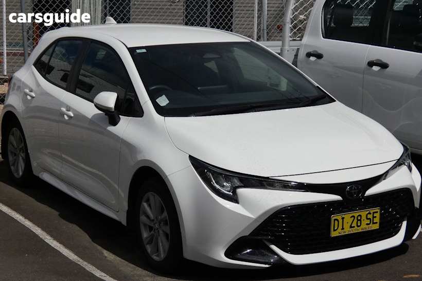 White 2024 Toyota Corolla Hatch ASCENT SPORT F