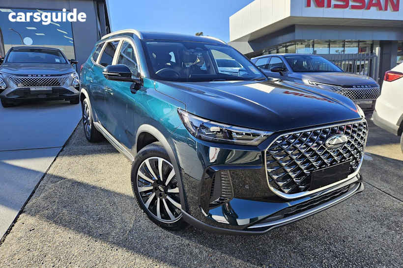 Green 2025 Chery Tiggo 8 SUV SUPER HYBRID ULTIMATE F