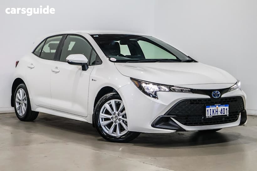 White 2024 Toyota Corolla Hatch ASCENT SPORT HYBRID F