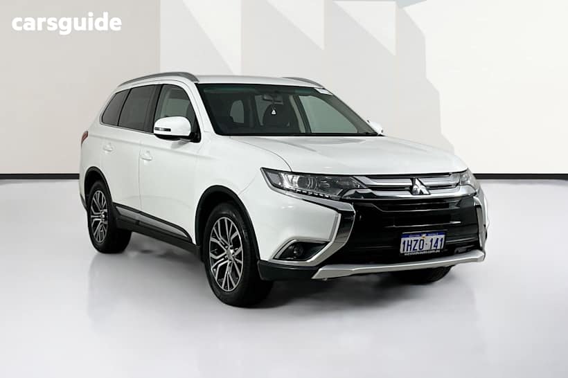White 2017 Mitsubishi Outlander Wagon Ls Safety Pack (4X4) 7 Seats