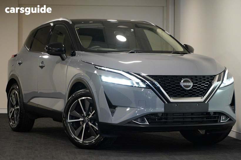 Grey 2024 Nissan Qashqai Wagon St-L