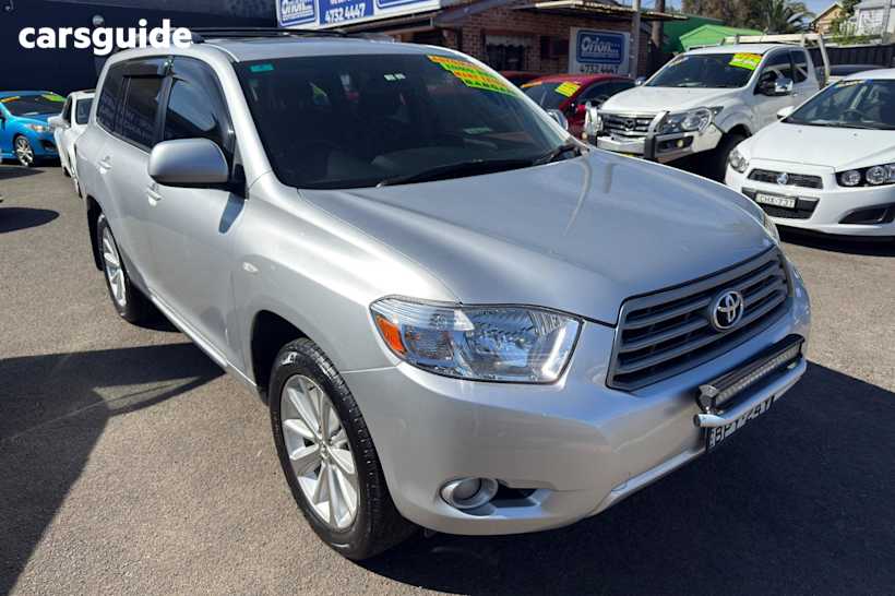 Silver 2010 Toyota Kluger SUV ALTITUDE F