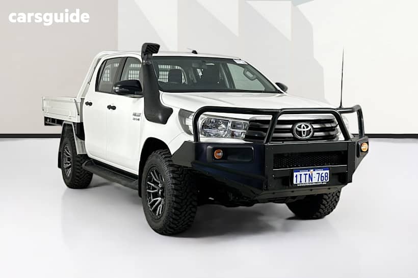 White 2018 Toyota Hilux Dual Cab Chassis Sr (4X4)