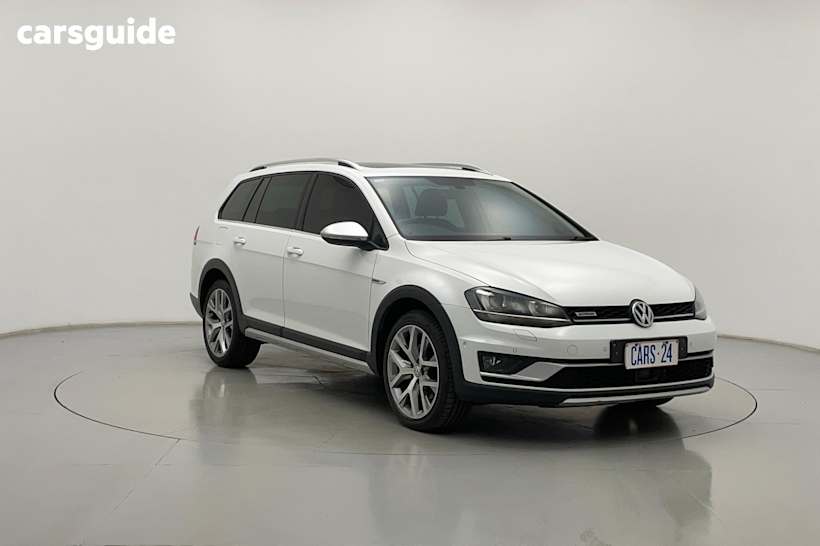 White 2016 Volkswagen Golf Wagon Alltrack 132 Tsi
