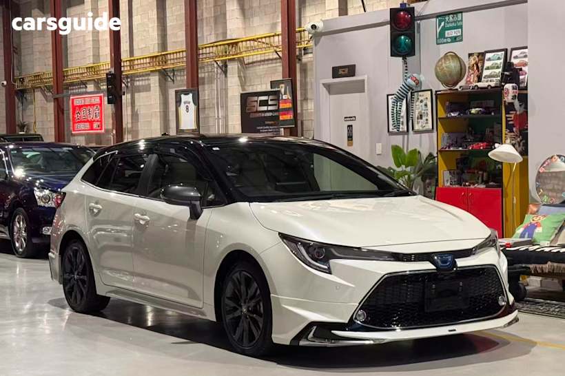 White 2021 Toyota Corolla Wagon Touring Wxb (Hybrid)