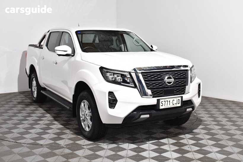 White 2021 Nissan Navara Ute Tray ST 4X4