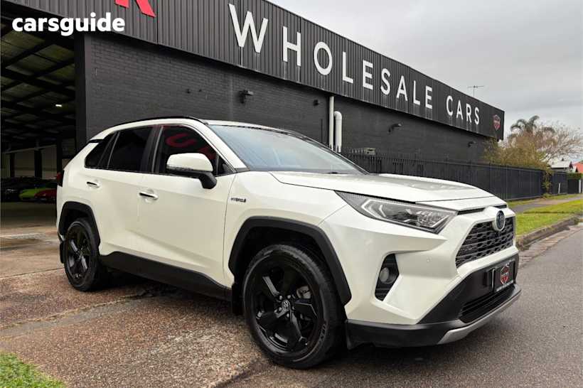 White 2020 Toyota RAV4 SUV CRUISER 4X4