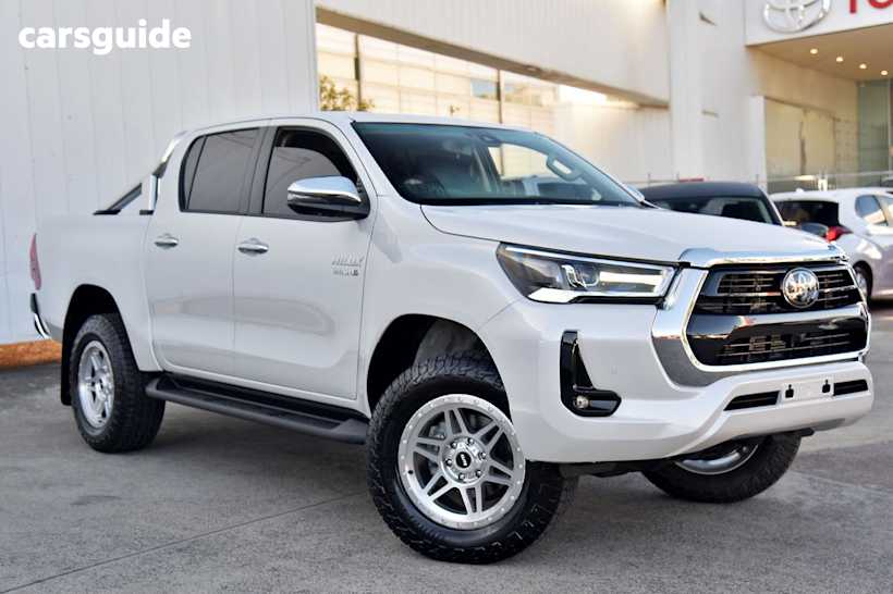 White 2023 Toyota Hilux Ute Tray SR5 4X4