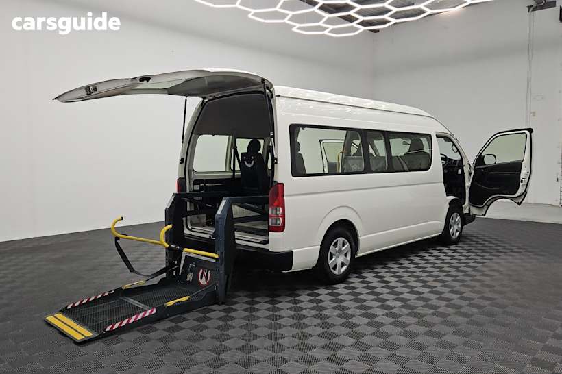 White 2016 Toyota HiAce OtherCar COMMUTER R