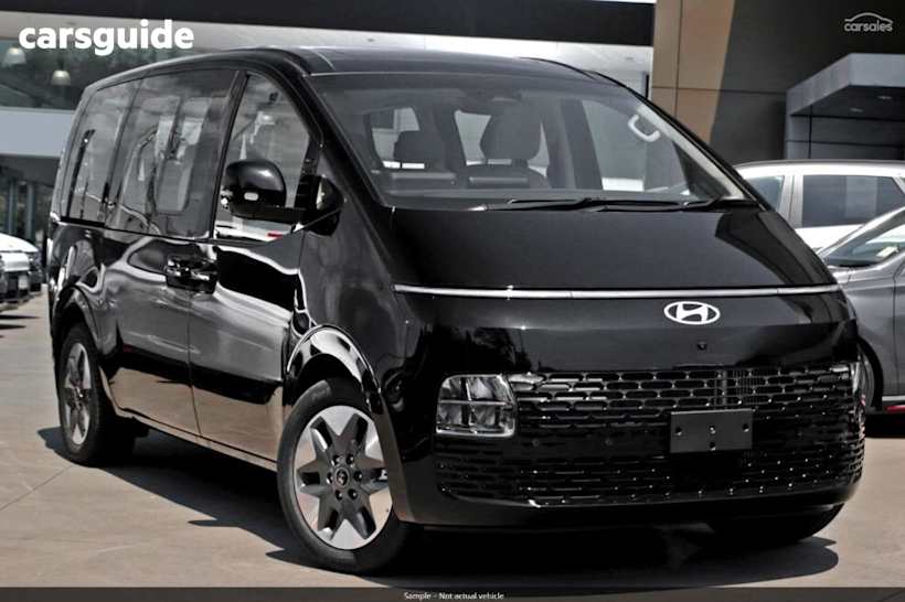 Black 2025 Hyundai Staria Wagon Highlander