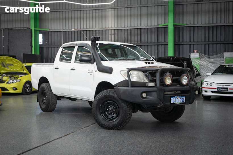 White 2010 Toyota Hilux Ute Tray SR 4X4