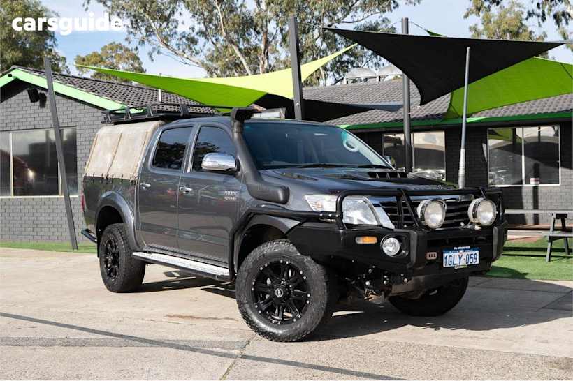 Grey 2014 Toyota Hilux Dual Cab Pick-up Sr5 (4X4)