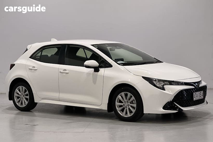 White 2023 Toyota Corolla Hatch ASCENT SPORT F