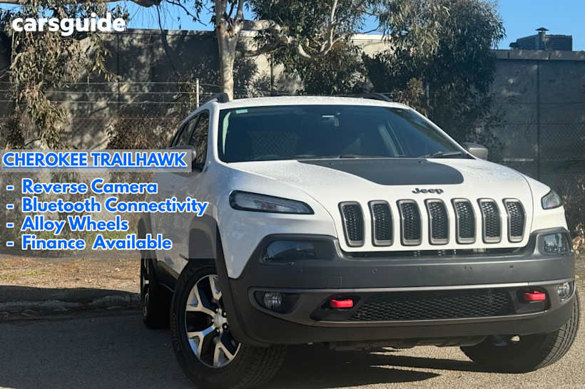 White 2017 Jeep Cherokee SUV TRAILHAWK 4X4