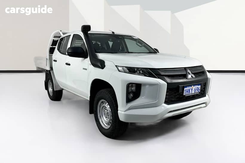 White 2022 Mitsubishi Triton Double Cab Chassis Glx (4X4)