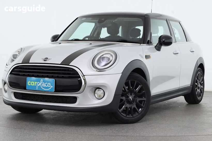 White 2019 Mini Cooper Hatchback 5D Hatch