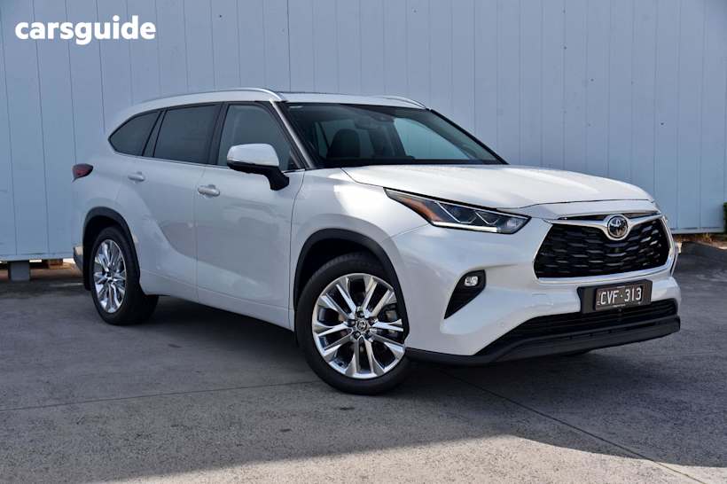 White 2023 Toyota Kluger SUV GRANDE 4X4