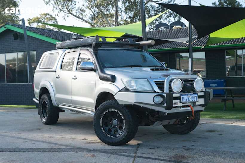 Silver 2012 Toyota Hilux Dual Cab Pick-up Sr5 (4X4)