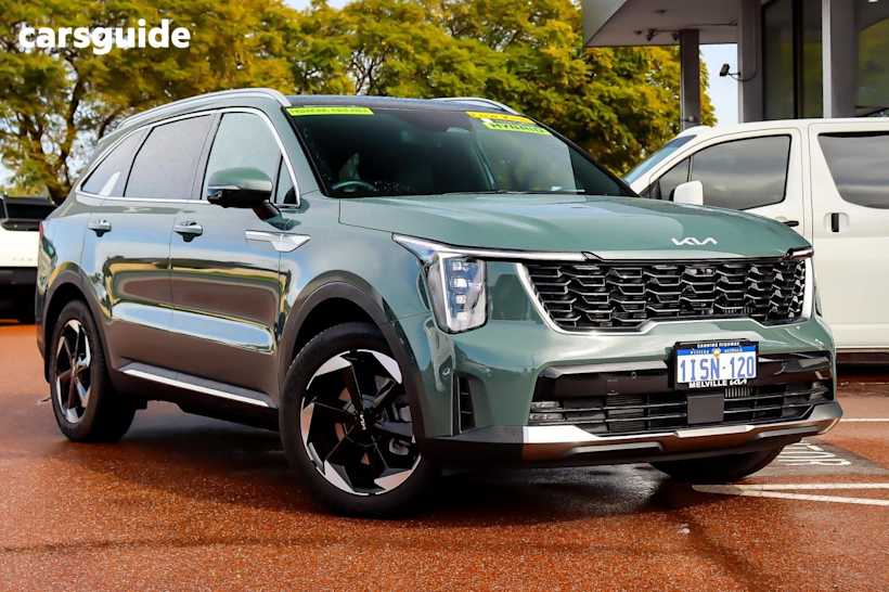 Green 2024 Kia Sorento SUV HEV GT-LINE 4X4