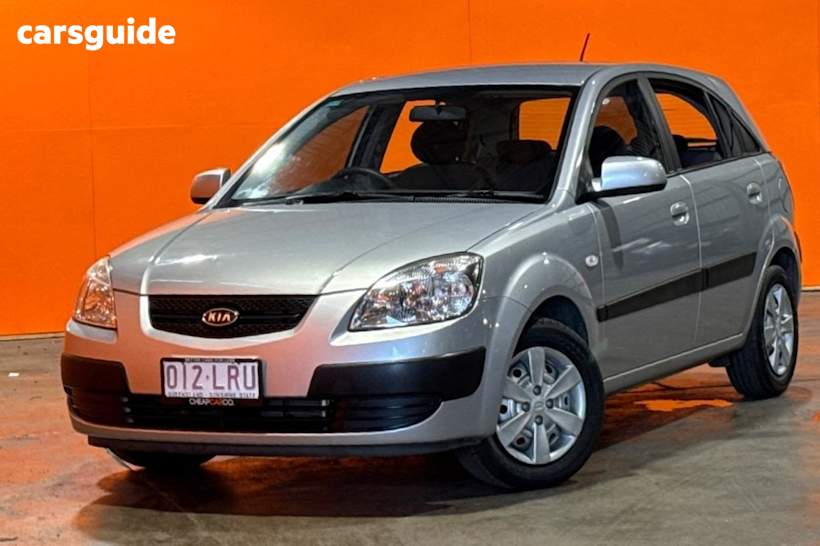 Silver 2008 Kia RIO Hatchback Lx
