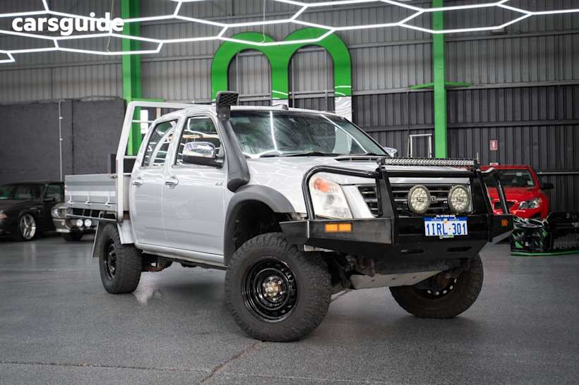 Silver 2010 Isuzu D-MAX Crew Cab Utility Ls-U (4X4)