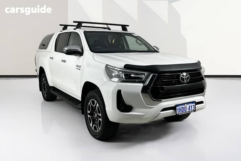 White 2020 Toyota Hilux Double Cab Pick Up Sr5 (4X4)