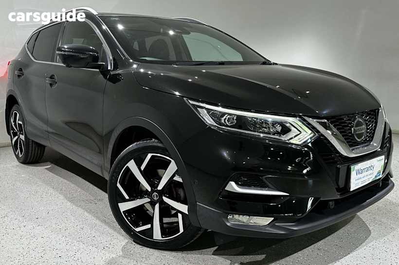Black 2018 Nissan Qashqai SUV TI F
