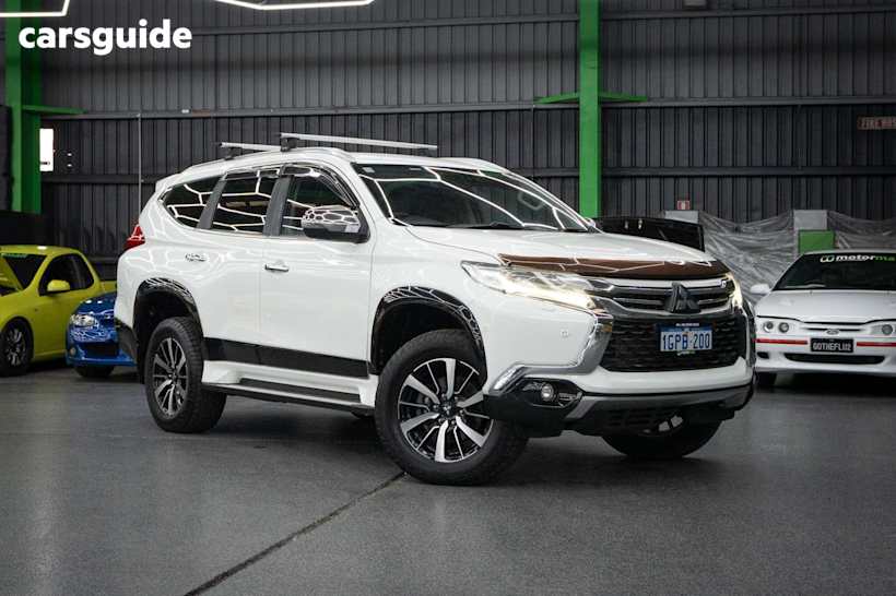 White 2018 Mitsubishi Pajero Sport SUV EXCEED 4X4