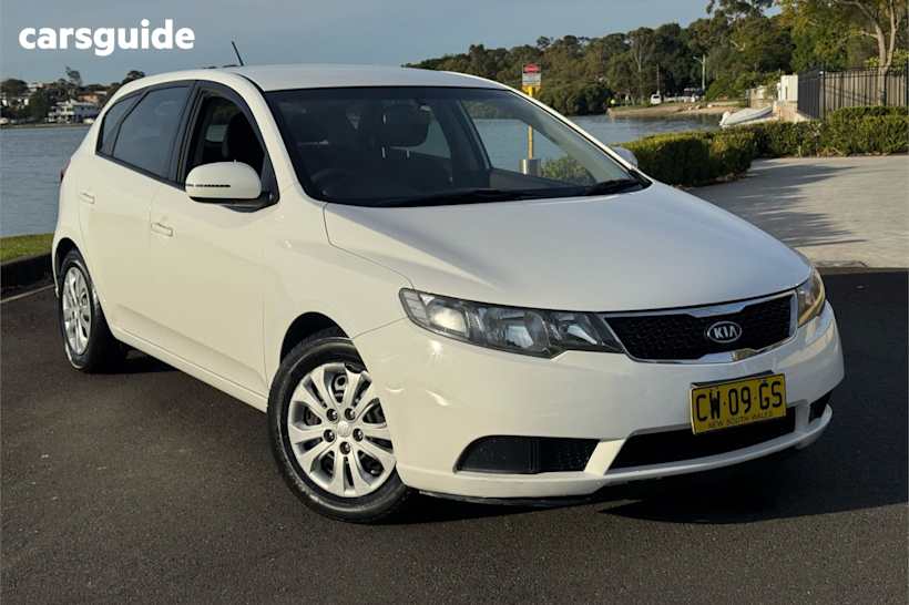 White 2013 Kia Cerato Hatch SIR F