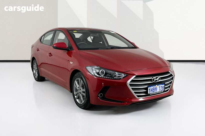 Red 2018 Hyundai Elantra Sedan Active 2.0 Mpi
